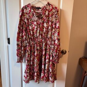 Chic Floral Mini Dress - Red and White